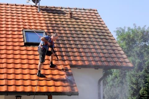 Nettoyage de toiture & gouttières, peinture & hydrofugation de toiture Coubron